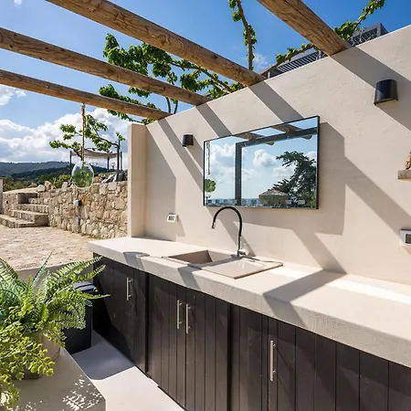 Luxury Olivenest With Private Heated Pool, Hot Tub & Sauna Villa *