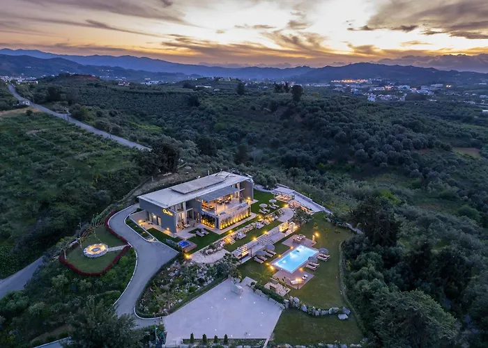 Luxury Olivenest With Private Heated Pool, Hot Tub & Sauna *